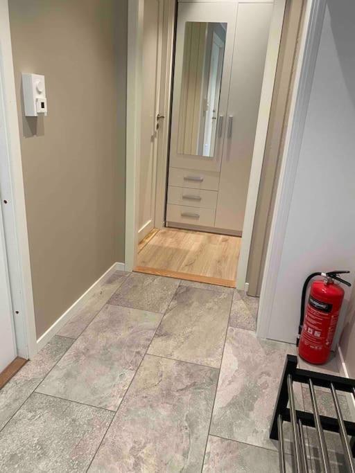 Modern Apartment With Free Parking 베르겐 외부 사진
