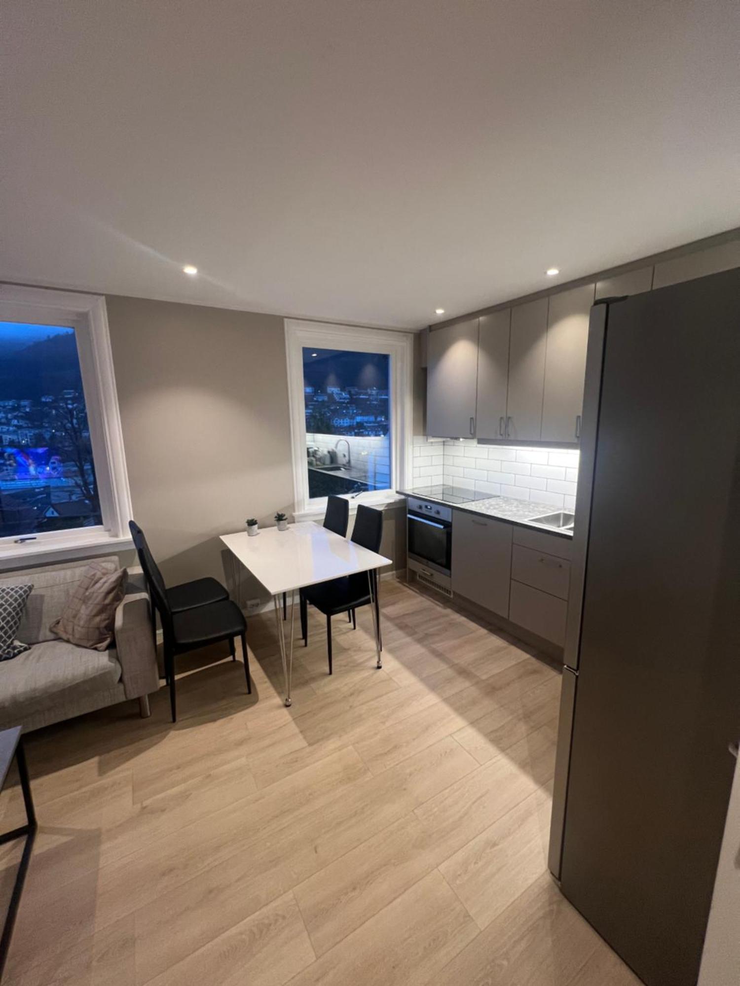 Modern Apartment With Free Parking 베르겐 외부 사진